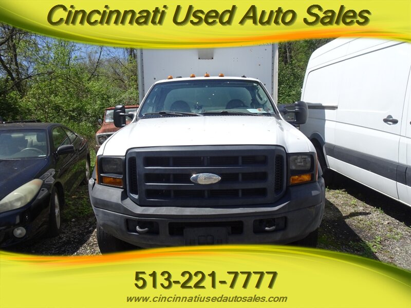 2007 Ford F-550 XL Super Duty 6.8L V10 RWD  