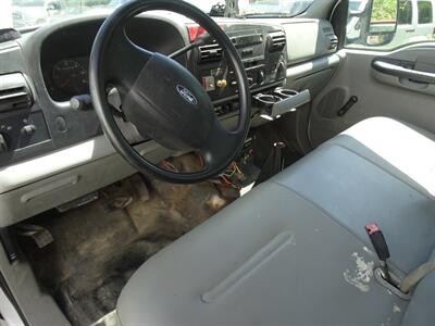 2007 Ford F-550 XL Super Duty 6.8L V10 RWD   - Photo 8 - Cincinnati, OH 45255