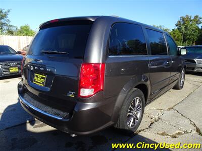 2017 Dodge Grand Caravan SXT  3.6L V6 FWD - Photo 5 - Cincinnati, OH 45255