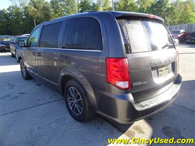 2017 Dodge Grand Caravan SXT  3.6L V6 FWD - Photo 7 - Cincinnati, OH 45255