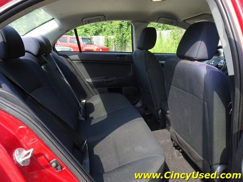 2015 Mitsubishi Lancer ES - Photo 14 - Cincinnati, OH 45255