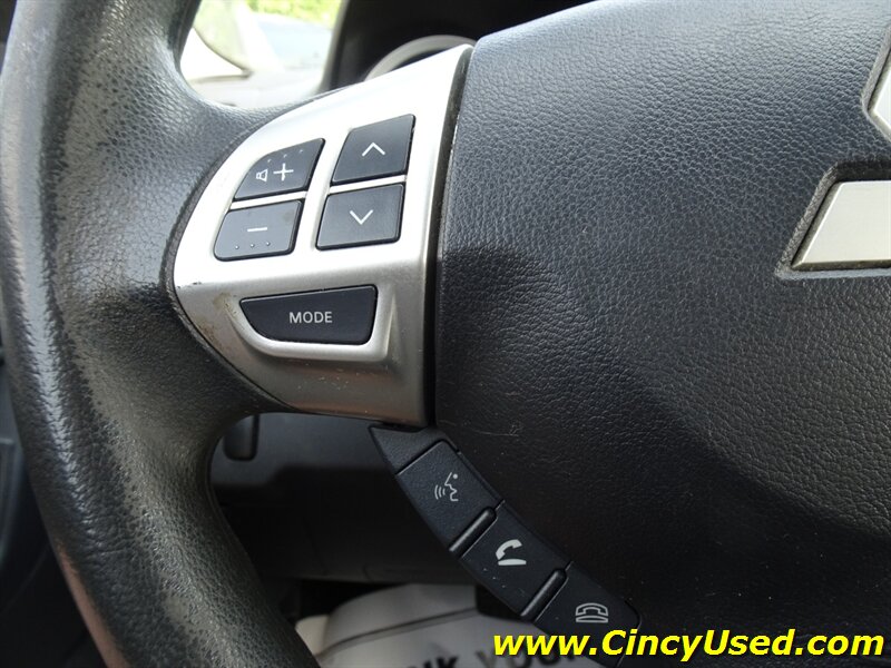 2015 Mitsubishi Lancer ES - Photo 20 - Cincinnati, OH 45255