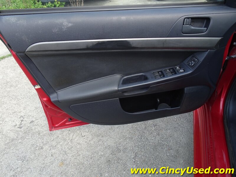 2015 Mitsubishi Lancer ES - Photo 27 - Cincinnati, OH 45255