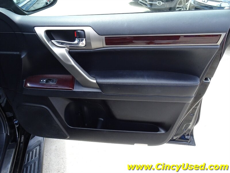 2015 Lexus GX 460 - Photo 32 - Cincinnati, OH 45255