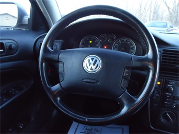 2003 Volkswagen Passat GLS   - Photo 19 - Cincinnati, OH 45255