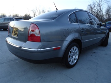 2003 Volkswagen Passat GLS   - Photo 13 - Cincinnati, OH 45255