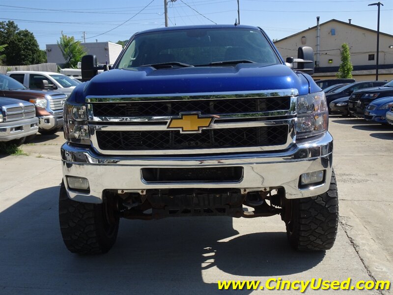 2013 Chevrolet Silverado 2500 LT - Photo 2 - Cincinnati, OH 45255