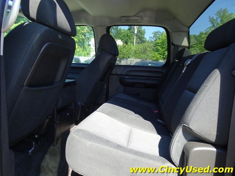 2013 Chevrolet Silverado 2500 LT - Photo 12 - Cincinnati, OH 45255