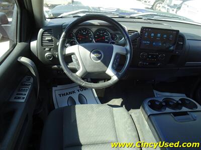 2013 Chevrolet Silverado 2500 LT - Photo 9 - Cincinnati, OH 45255