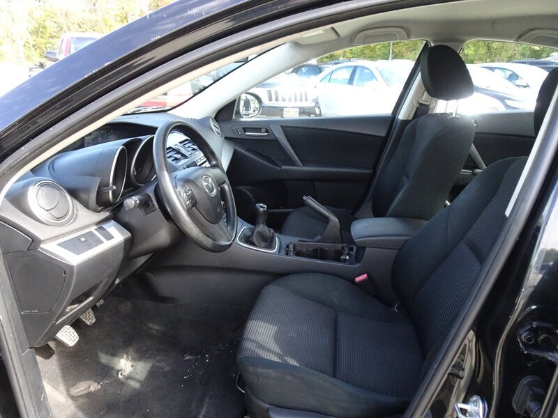 2012 Mazda Mazda3 i Sport   - Photo 13 - Cincinnati, OH 45255