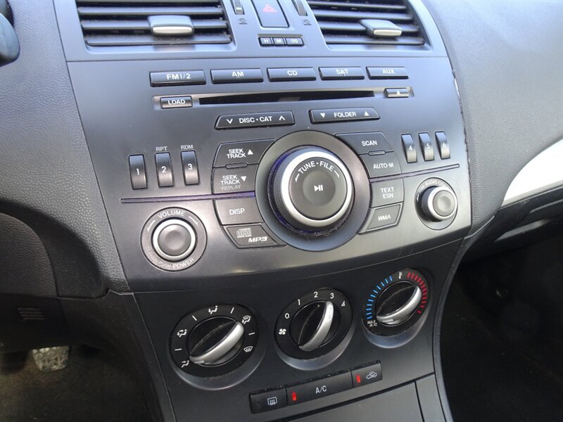 2012 Mazda Mazda3 i Sport   - Photo 20 - Cincinnati, OH 45255