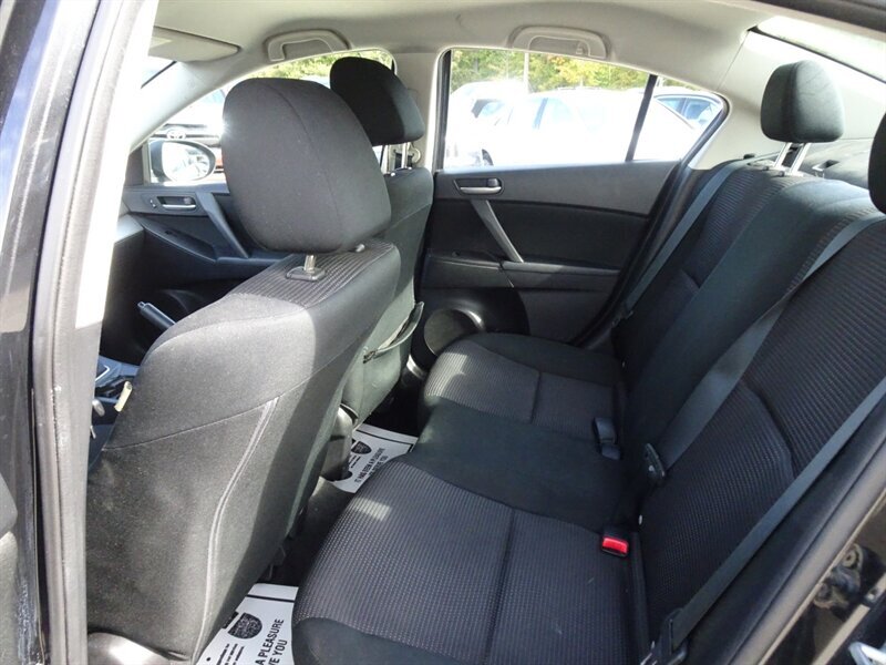 2012 Mazda Mazda3 i Sport   - Photo 14 - Cincinnati, OH 45255