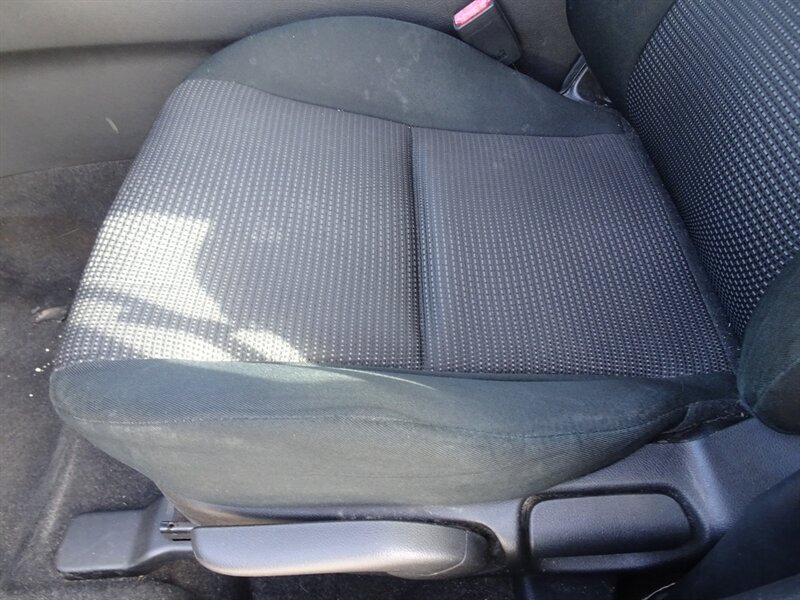 2012 Mazda Mazda3 i Sport   - Photo 16 - Cincinnati, OH 45255