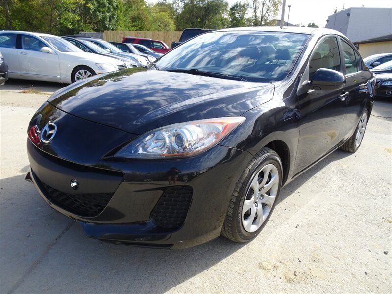 2012 Mazda Mazda3 i Sport   - Photo 8 - Cincinnati, OH 45255