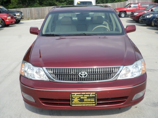 2000 Toyota Avalon XLS - Photo 2 - Cincinnati, OH 45255