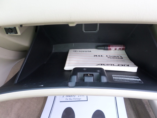 2000 Toyota Avalon XLS - Photo 20 - Cincinnati, OH 45255
