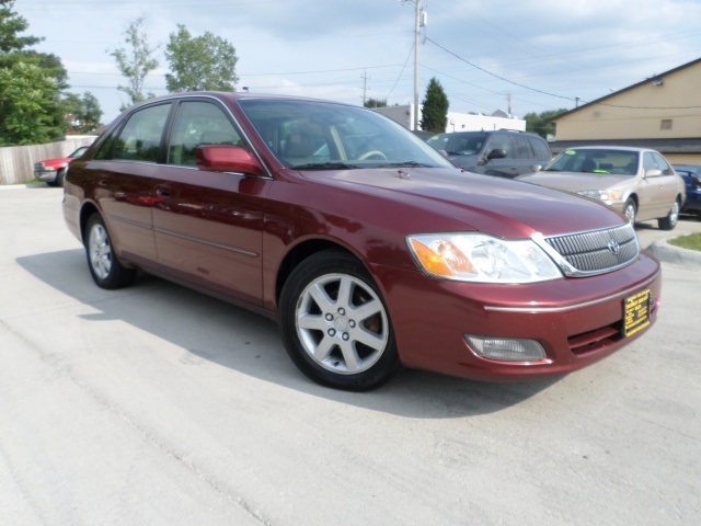 2000 Toyota Avalon XLS - Photo 10 - Cincinnati, OH 45255