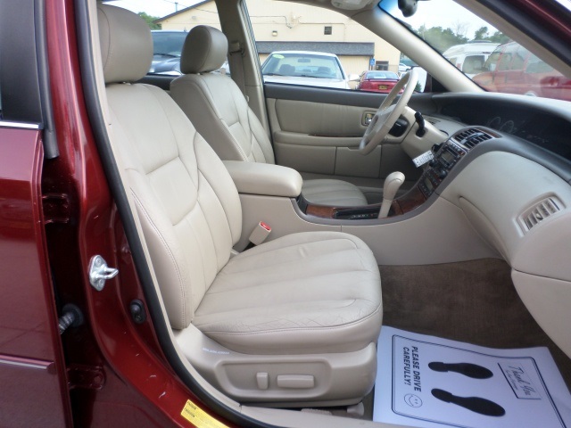 2000 Toyota Avalon XLS - Photo 8 - Cincinnati, OH 45255
