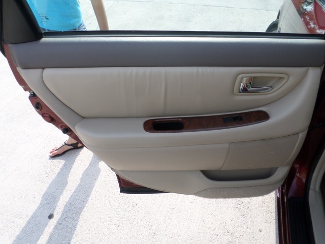 2000 Toyota Avalon XLS - Photo 23 - Cincinnati, OH 45255