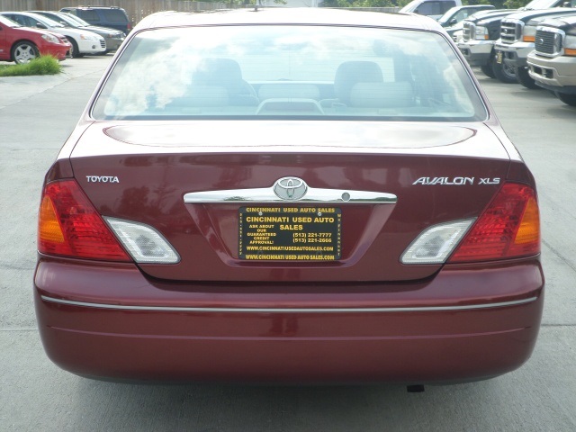 2000 Toyota Avalon XLS - Photo 5 - Cincinnati, OH 45255