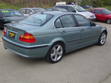 2004 BMW 330xi   - Photo 6 - Cincinnati, OH 45255