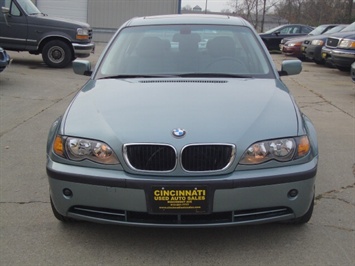 2004 BMW 330xi   - Photo 2 - Cincinnati, OH 45255