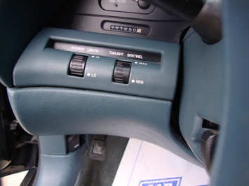 1998 Oldsmobile Aurora   - Photo 18 - Cincinnati, OH 45255