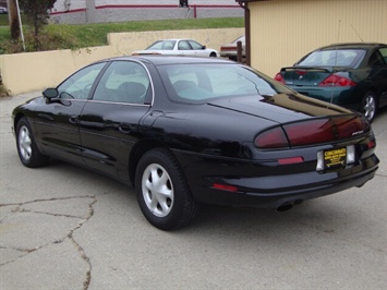 1998 Oldsmobile Aurora   - Photo 4 - Cincinnati, OH 45255