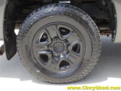 2011 Toyota Tundra Grade   - Photo 29 - Cincinnati, OH 45255