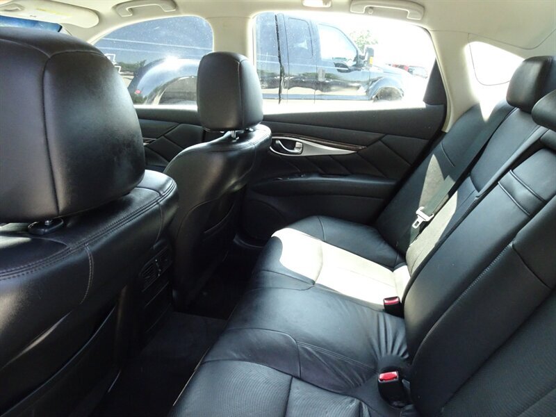 2011 INFINITI M37 x 3.7L V6 AWD - Photo 27 - Cincinnati, OH 45255