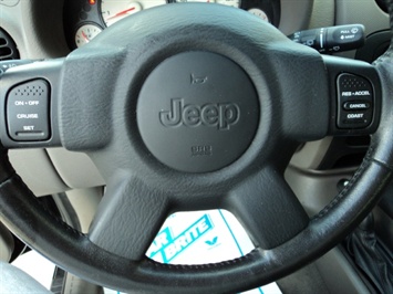 2003 Jeep Liberty Renegade   - Photo 16 - Cincinnati, OH 45255