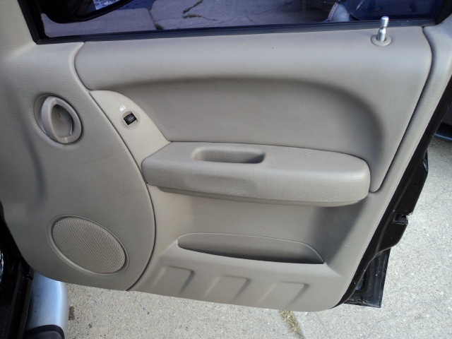 2003 Jeep Liberty Renegade - Photo 23 - Cincinnati, OH 45255
