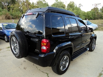 2003 Jeep Liberty Renegade   - Photo 6 - Cincinnati, OH 45255