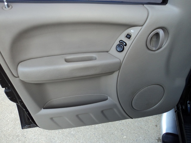 2003 Jeep Liberty Renegade - Photo 22 - Cincinnati, OH 45255