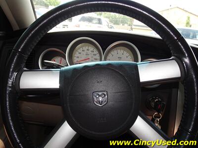 2006 Dodge Magnum RT   - Photo 19 - Cincinnati, OH 45255