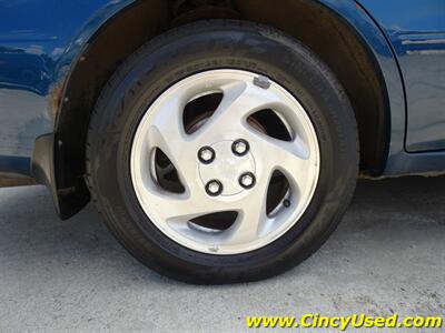 2001 Toyota Corolla CE   - Photo 32 - Cincinnati, OH 45255
