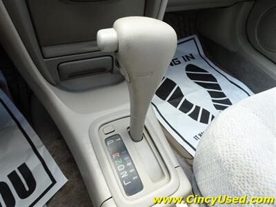 2001 Toyota Corolla CE   - Photo 18 - Cincinnati, OH 45255