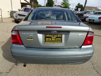 2006 Ford Focus ZX4 SE   - Photo 9 - Cincinnati, OH 45255