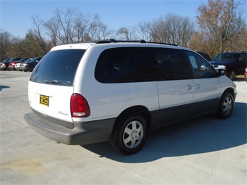 1996 DODGE Carvan   - Photo 6 - Cincinnati, OH 45255