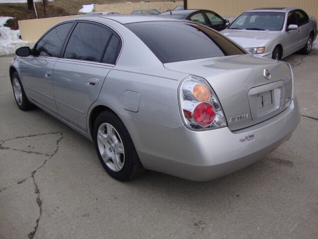 2004 Nissan Altima SL - Photo 4 - Cincinnati, OH 45255