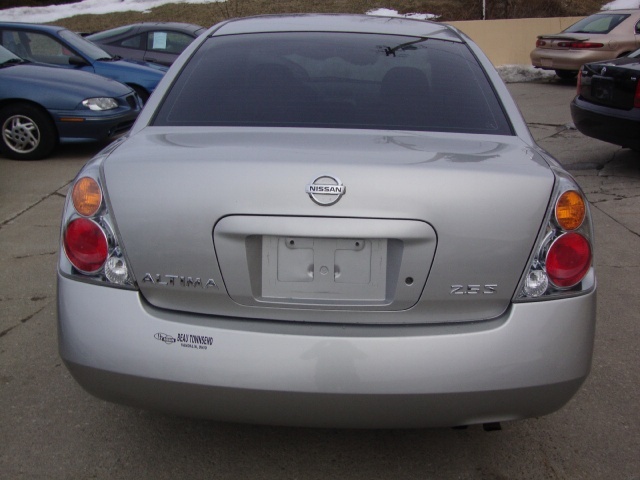 2004 Nissan Altima SL - Photo 5 - Cincinnati, OH 45255