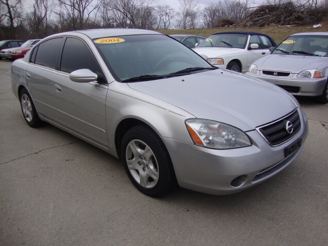 2004 Nissan Altima SL - Photo 1 - Cincinnati, OH 45255