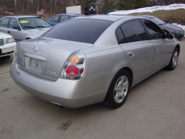 2004 Nissan Altima SL - Photo 6 - Cincinnati, OH 45255