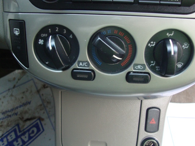 2004 Nissan Altima SL - Photo 15 - Cincinnati, OH 45255
