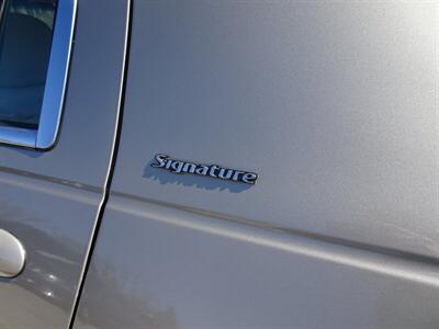 2005 Lincoln Town Car Signature  4.6L V8 RWD - Photo 51 - Cincinnati, OH 45255