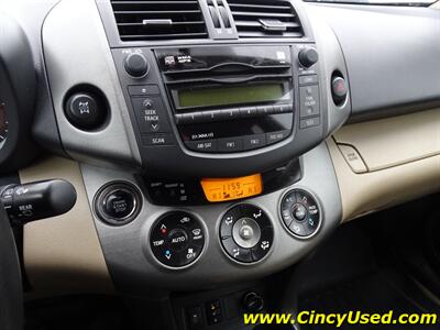 2011 Toyota RAV4 Limited   - Photo 15 - Cincinnati, OH 45255