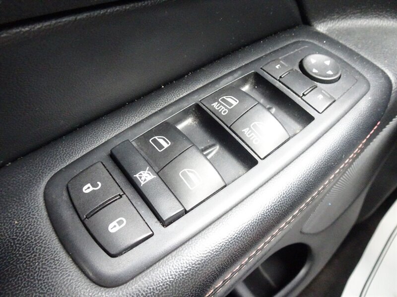 2016 Jeep Grand Cherokee Laredo 75th Annivers  3.6L V6 4X4 - Photo 25 - Cincinnati, OH 45255