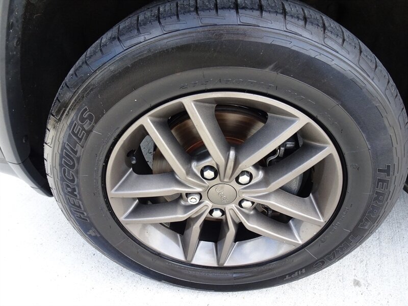 2016 Jeep Grand Cherokee Laredo 75th Annivers  3.6L V6 4X4 - Photo 24 - Cincinnati, OH 45255