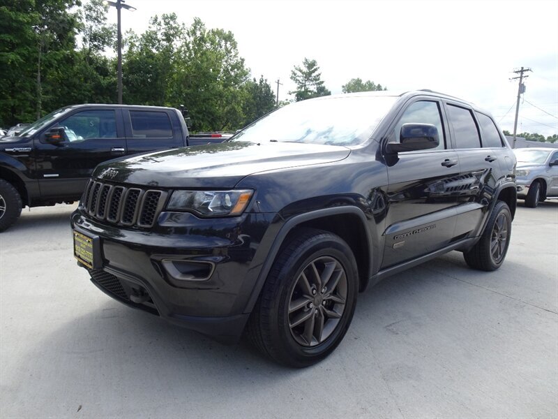 2016 Jeep Grand Cherokee Laredo 75th Annivers  3.6L V6 4X4 - Photo 3 - Cincinnati, OH 45255