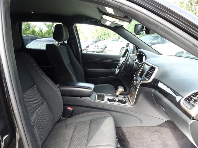 2016 Jeep Grand Cherokee Laredo 75th Annivers  3.6L V6 4X4 - Photo 11 - Cincinnati, OH 45255